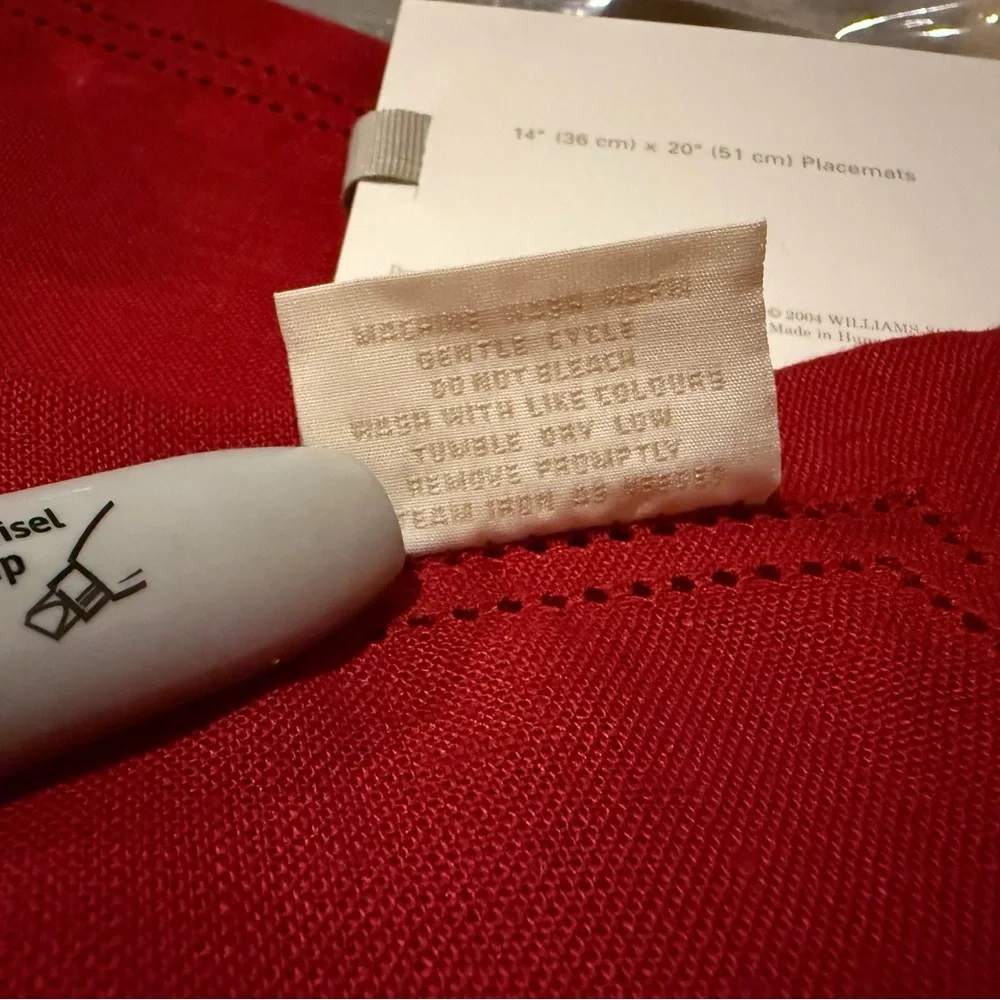 New Williams Sonoma Linen Double Hemstitch Placemats, S/4, Red 14 X 20”